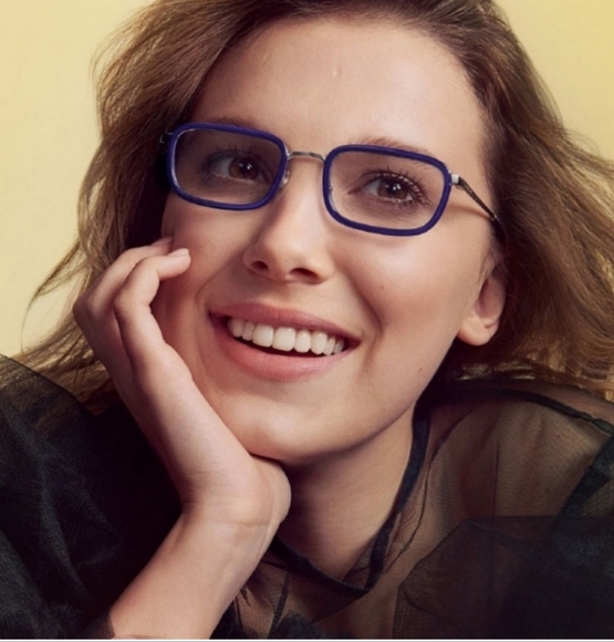 Vogue Eyewear Accessories - NWT Vogue Eyewear UV Protected Rectangle Sunglasses Women 0VO4166S